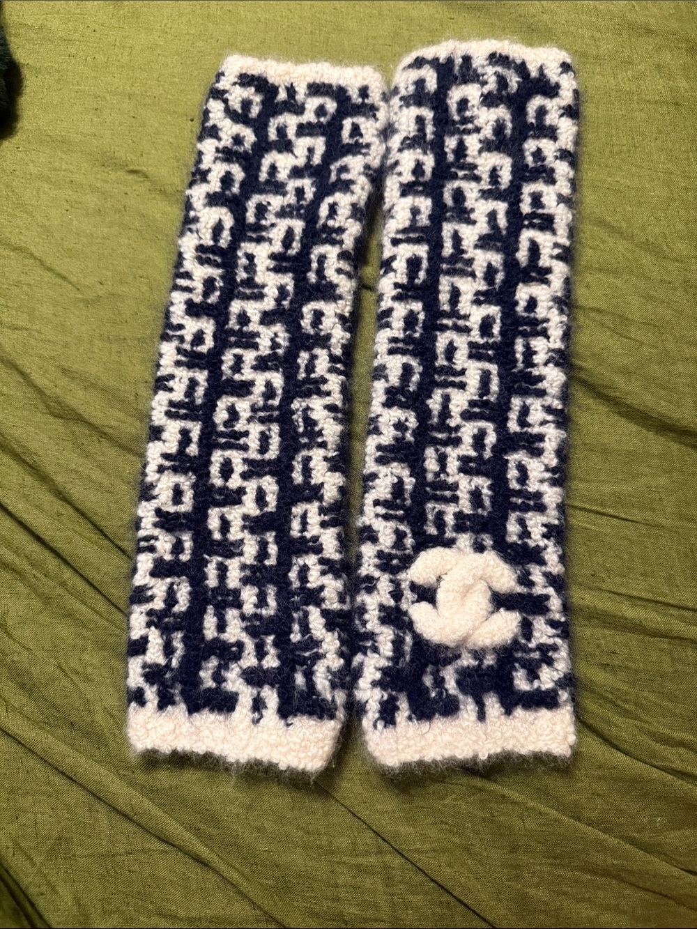 Chanel Silk and Cashmere fingerless gloves arm warmers